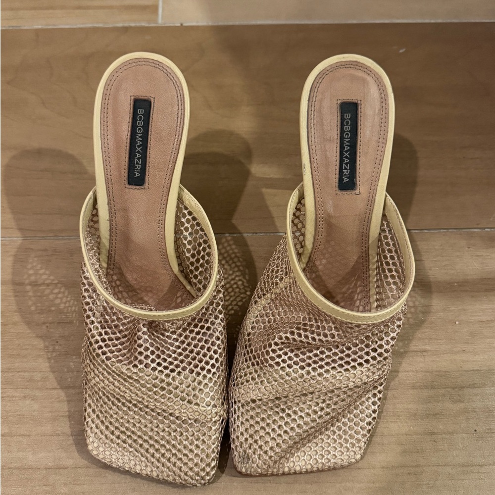 BCBGMaxAzria Women's Tan Mesh Heels